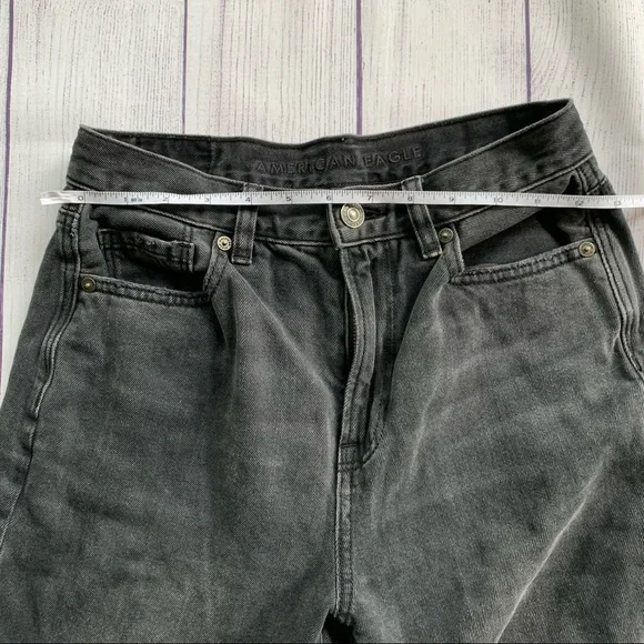 American Eagle Womens High Rise Black Jeans Denim Distressed Tapered Leg Size 0 - Picture 8 of 11